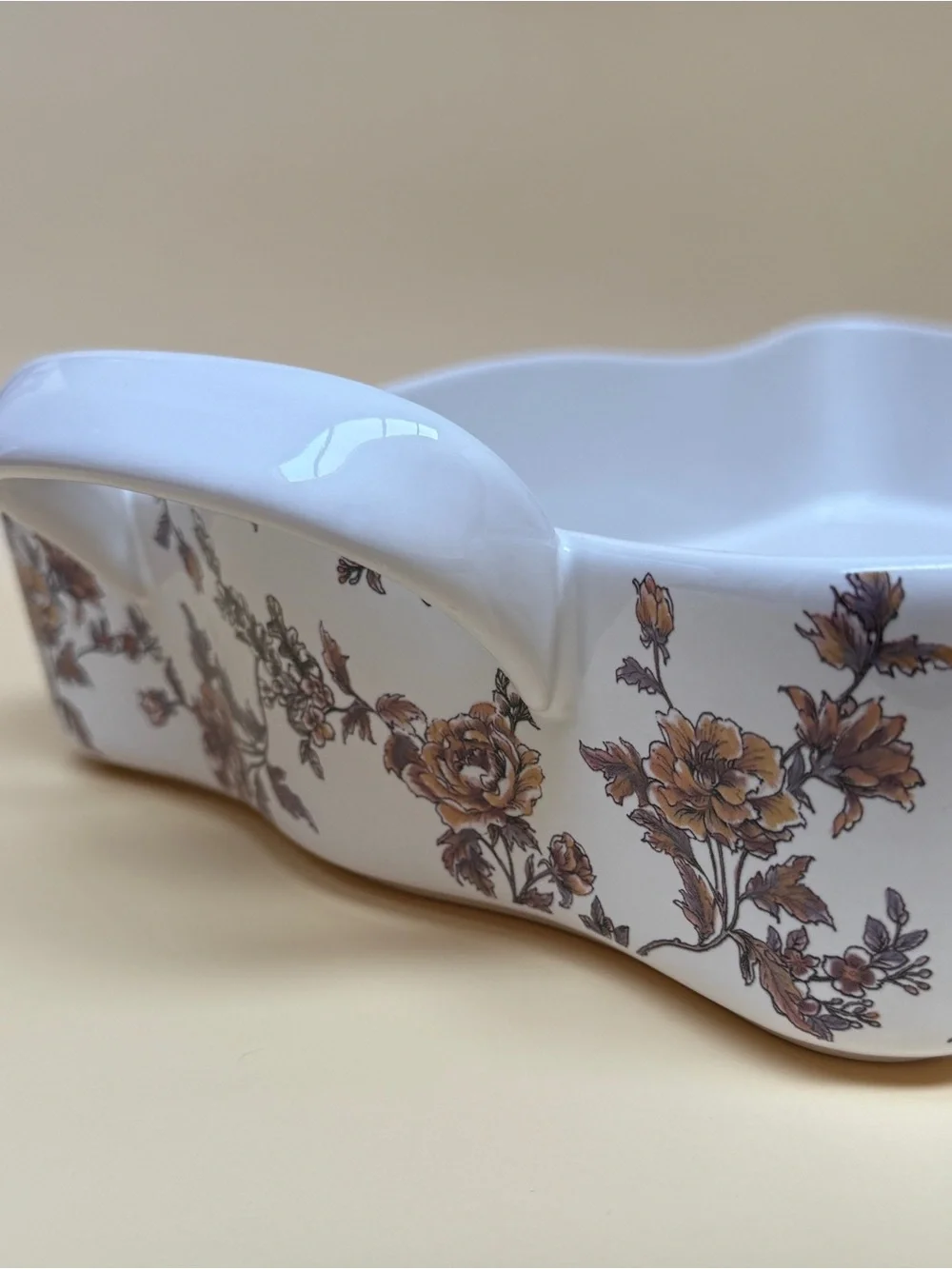 Sur La Table White Stoneware Scalloped Serving/ Baking Dish